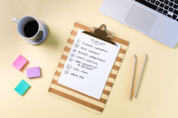 Mengelola Tugas Harian dengan Bijak untuk Hidup Teratur di Rumah